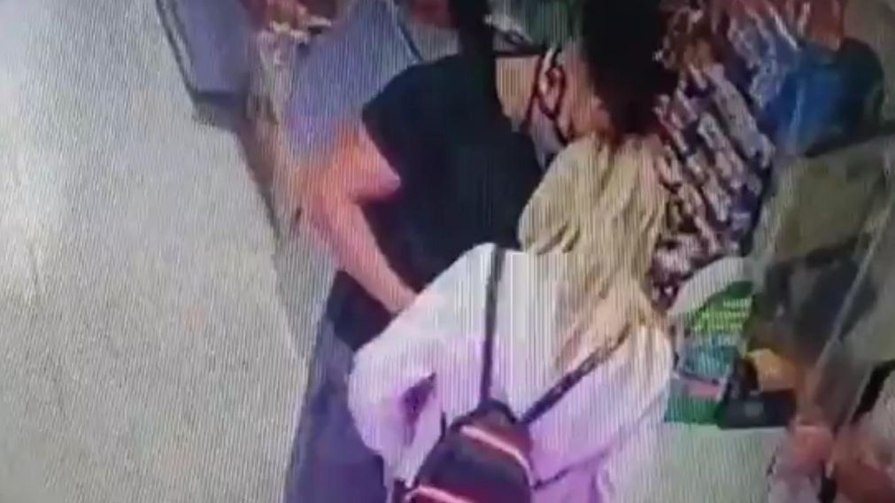 Anal�a Maldonado, junto a su pareja y presunto femicida Samuel Llanos. La �ltima imagen con vida (Captura de video).