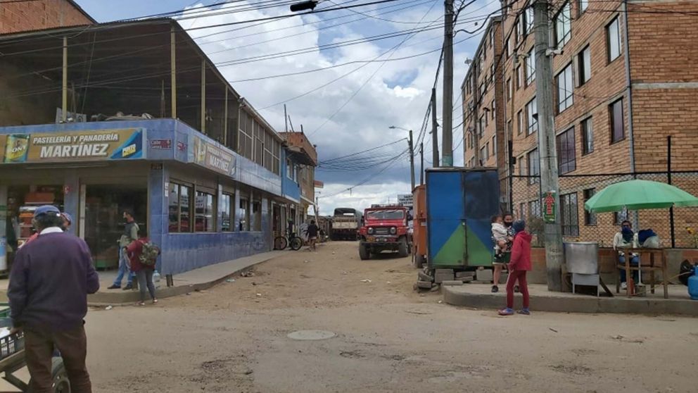Un hombre apuñaló a dos personas porque creyó que estaban mirando a su novia.