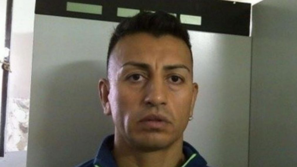 Samuel Moisés Llanos Cabral, de 40 años, es buscado por el tremendo femicidio de Analía Maldonado.