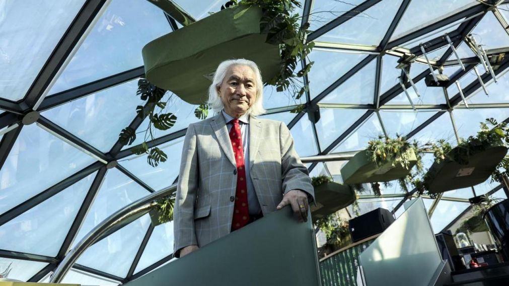 El cientifico Michio Kaku afirmó que "hay una buena probabilidad de que en este siglo hagamos contacto con una civilización alienígena".