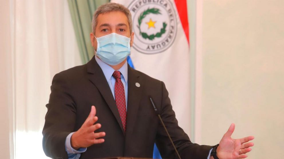 El presidente de Paraguay, Mario Abdo, dio negativo de coronavirus tras que dos ministros dieran positivo.