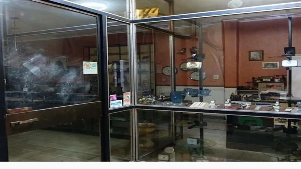 La mujer fue encontrado por su hijo maniatada e inconsciente.