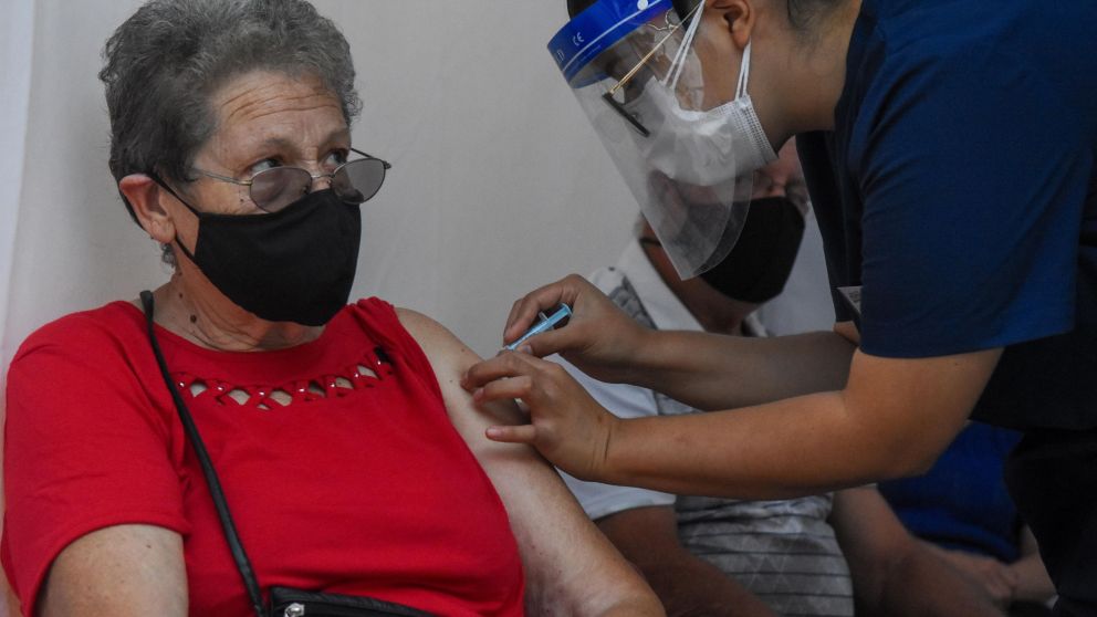 Al igual que la vacuna contra el coronavirus, las personas deber�n solicitar turno previo para la antigripal (Pablo Vill�n/Cr�nica/Archivo).