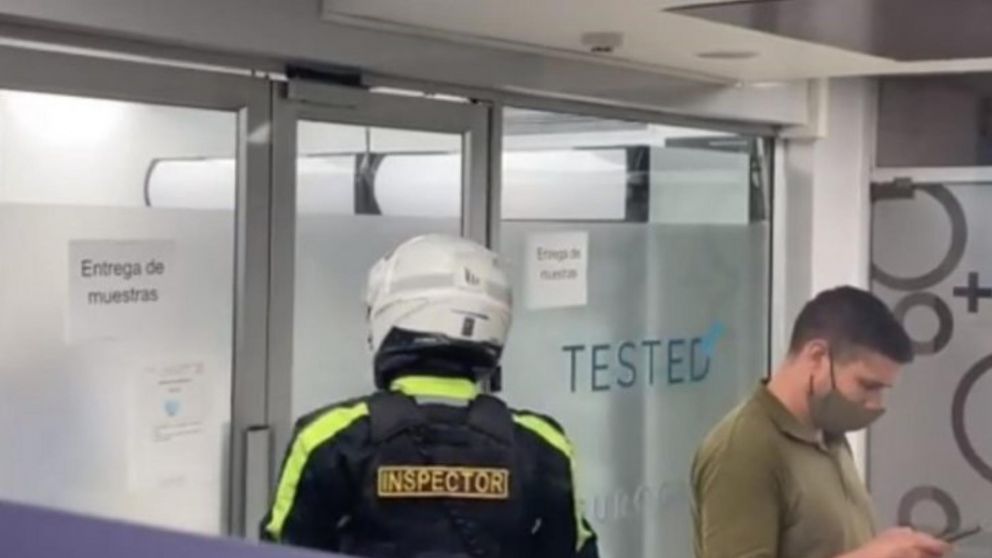 El laboratorio está ubicado frente a un hospital de Santiago de Chile.