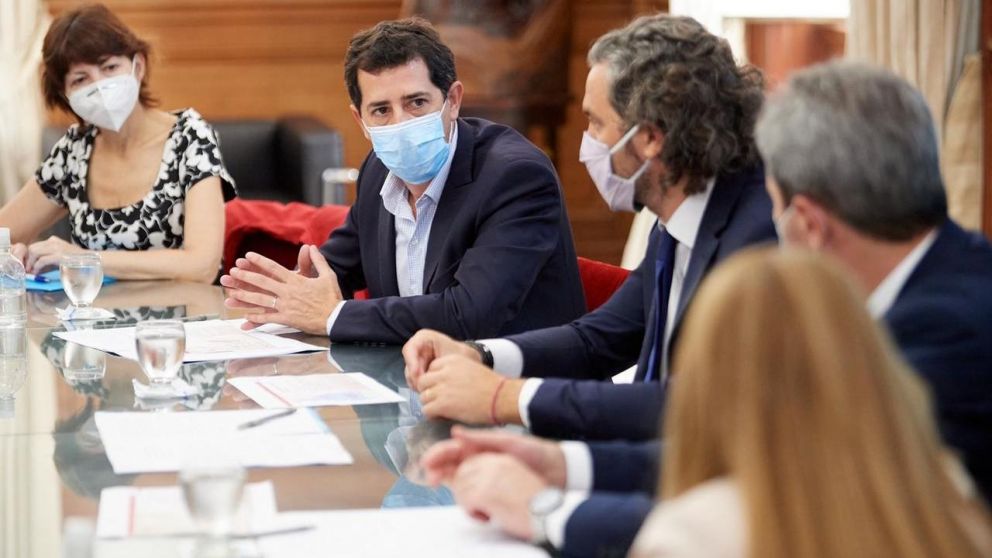 El titular del Ministerio del Interior y una advertencia sobre la situación sanitaria del país.