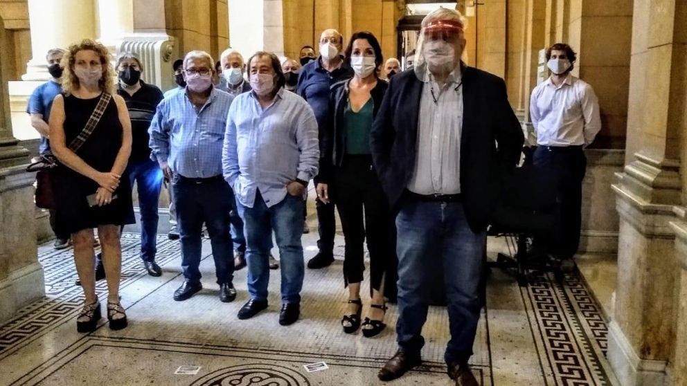 La UEJN liderada por Piumato exige que sumen al sector en el plan estratégico de vacunación y/o la adquisición de dosis.