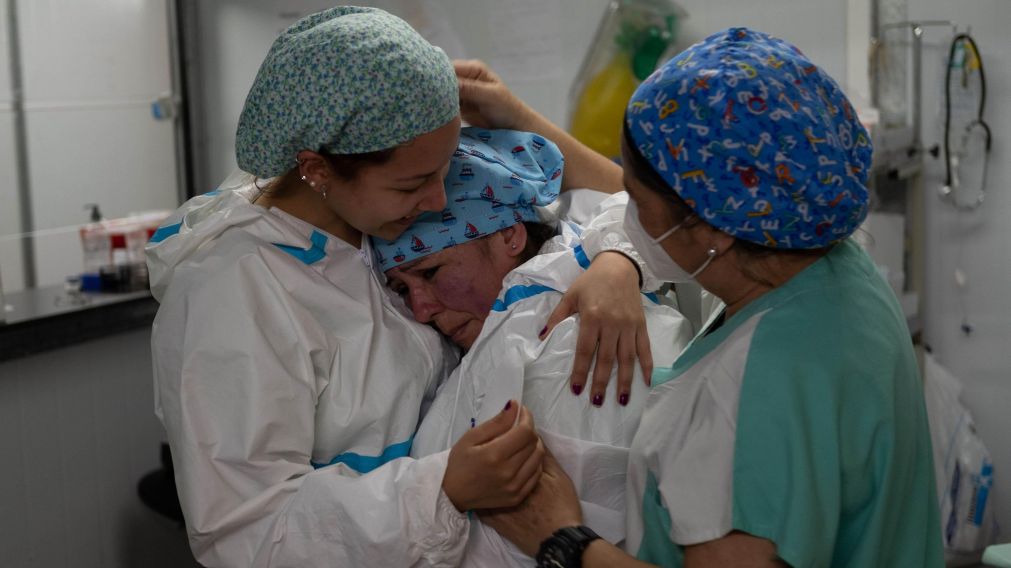 Sin consuelo, ante la dura realidad de la pandemia del coronavirus.