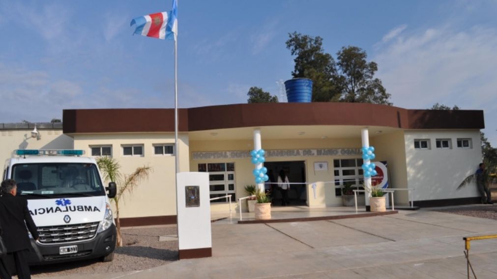 La joven permanece internada en el Hospital local de Bandera, en Santiago del Estero. 