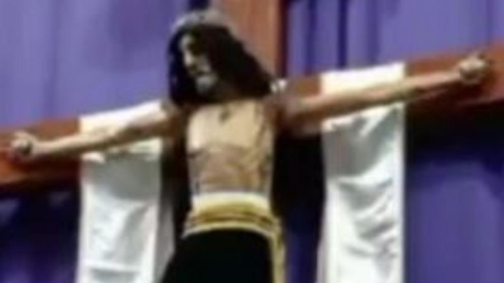 El video muestra a Cristo inclinando su cabeza en medio de una plegaria (Captura)