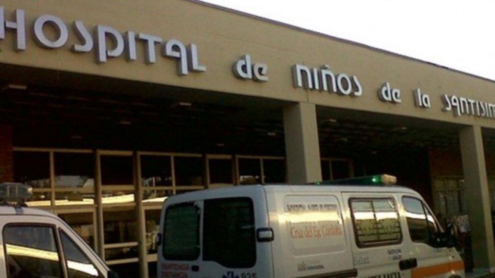El bebe al que le clavaron un tenedor en la cabeza fue atendido en el Hospital de Niños de Córdoba.