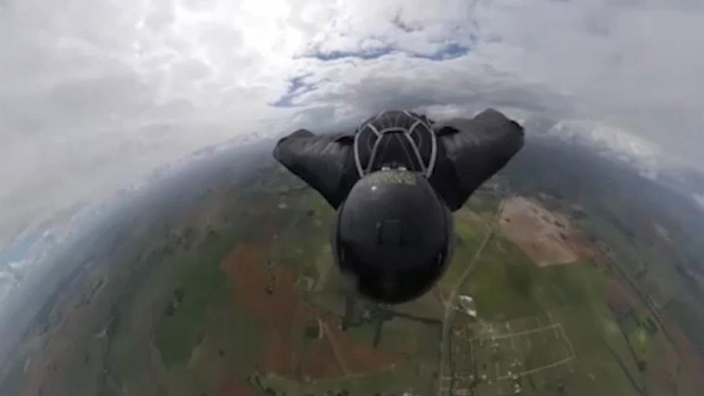 Alejandro Montagna, de 52 años, logró salvarse de la muerte en un salto en Lobos (Captura de video).