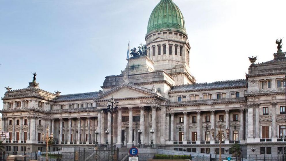 Foro en Defensa del Trabajo contra la Reforma Laboral: "Esta ley no combate para nada el trabajo en negro"