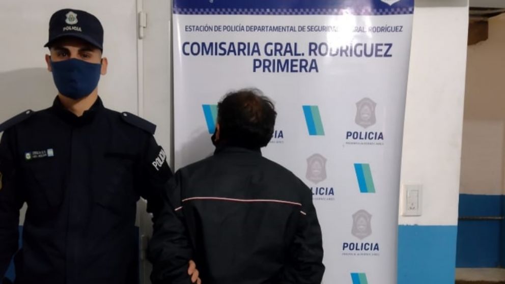 Este es el hombre, de 42 a�os, que fue apresado por haber violado a sus tres nietas.