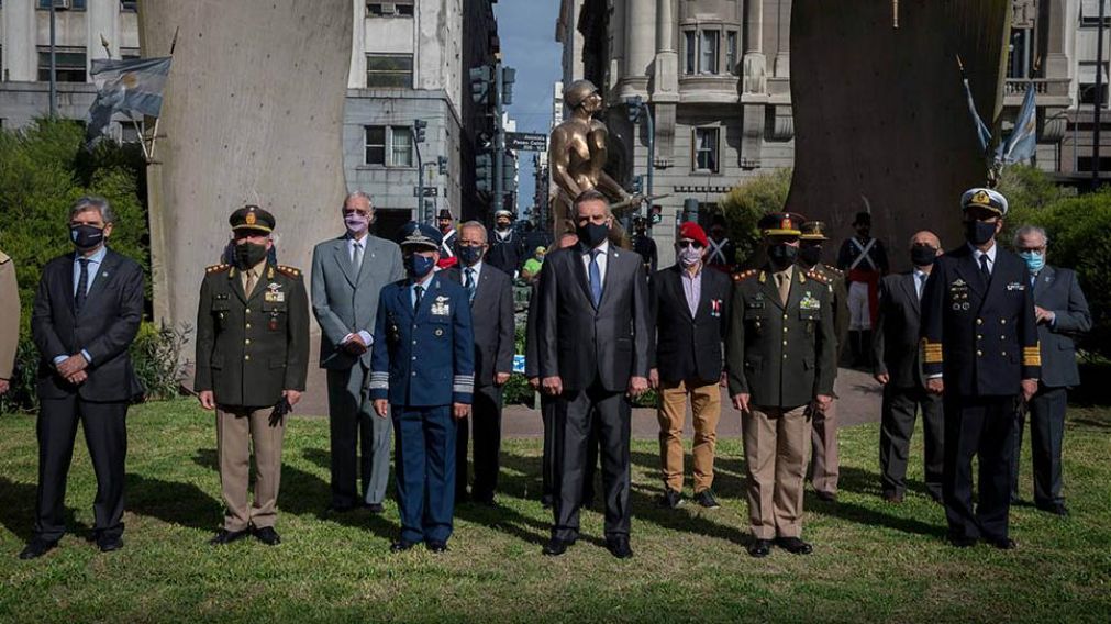 Agustín Rossi anunció la creación de la comisión Malvinas 40 años.