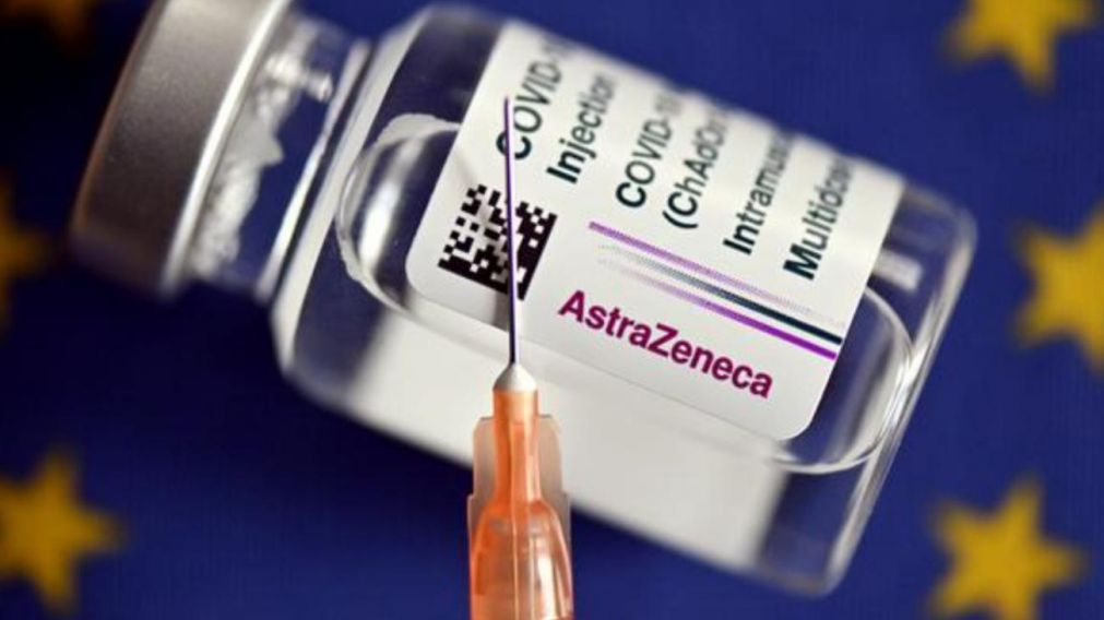 La vacuna AstraZeneca pasará a llamarse Vaxzevria.