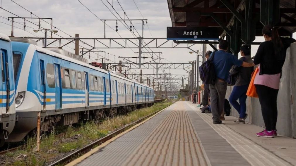 Habilitaron la nueva plataforma de la estaci�n Dar�o Santill�n y Maximiliano Kosteki luego de 10 a�os.