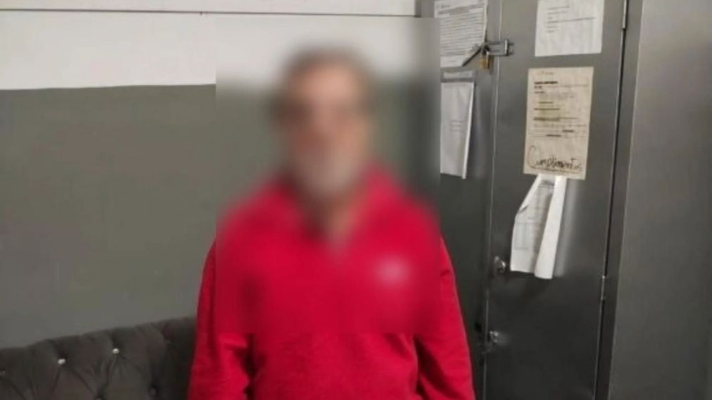 Este es uno de los sujetos que resultó aprehendido en los procedimientos.