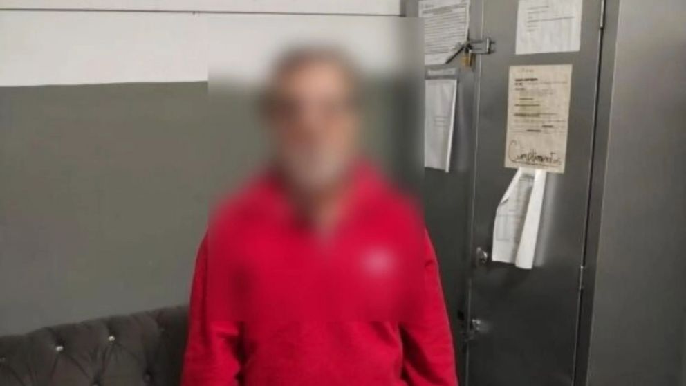Este es uno de los sujetos que resultó aprehendido en los procedimientos.