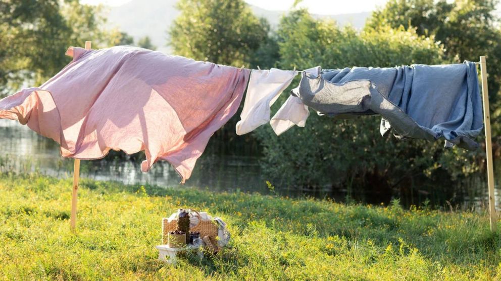 Olvidate del secarropas: el método noruego que elimina el 80% de humedad de tu ropa en minutos.