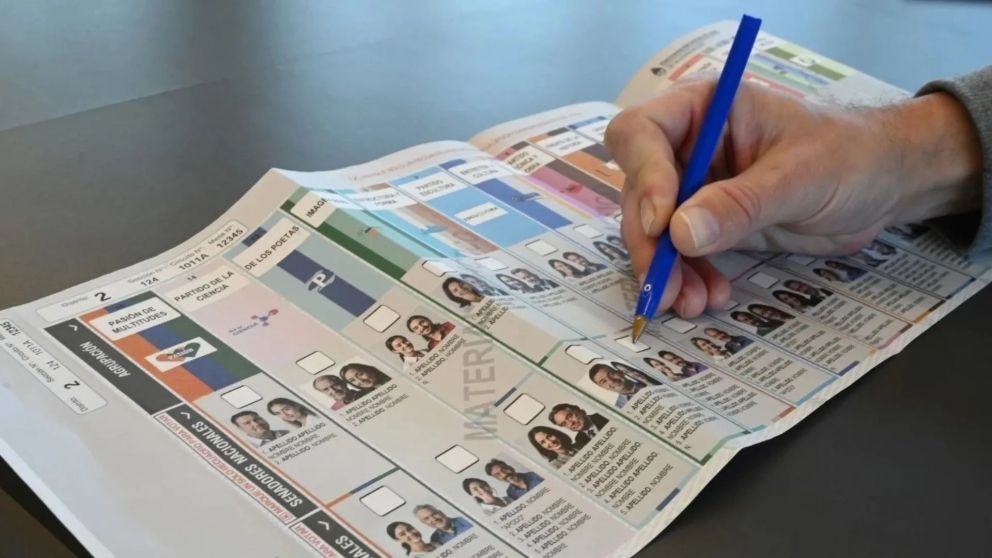Boleta Única de Papel (BUP): cómo es el sistema para votar en las elecciones de este domingo 26 de octubre.
