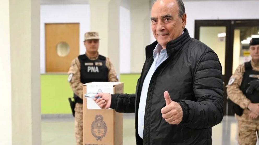 Guillermo Francos votó y reiteró que se "vienen cambios importantes".