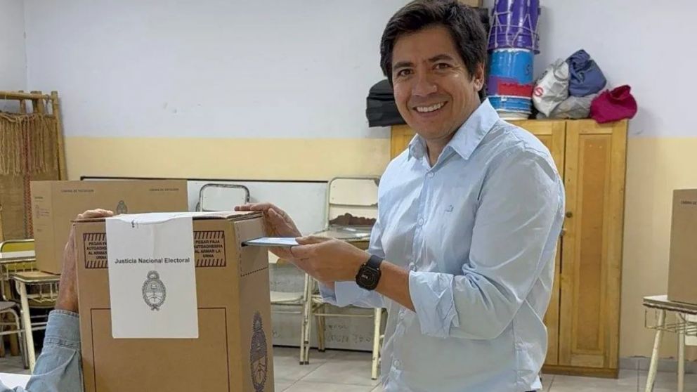 La lista libertaria encabezada por Gonzalo Roca se impone en Córdoba.