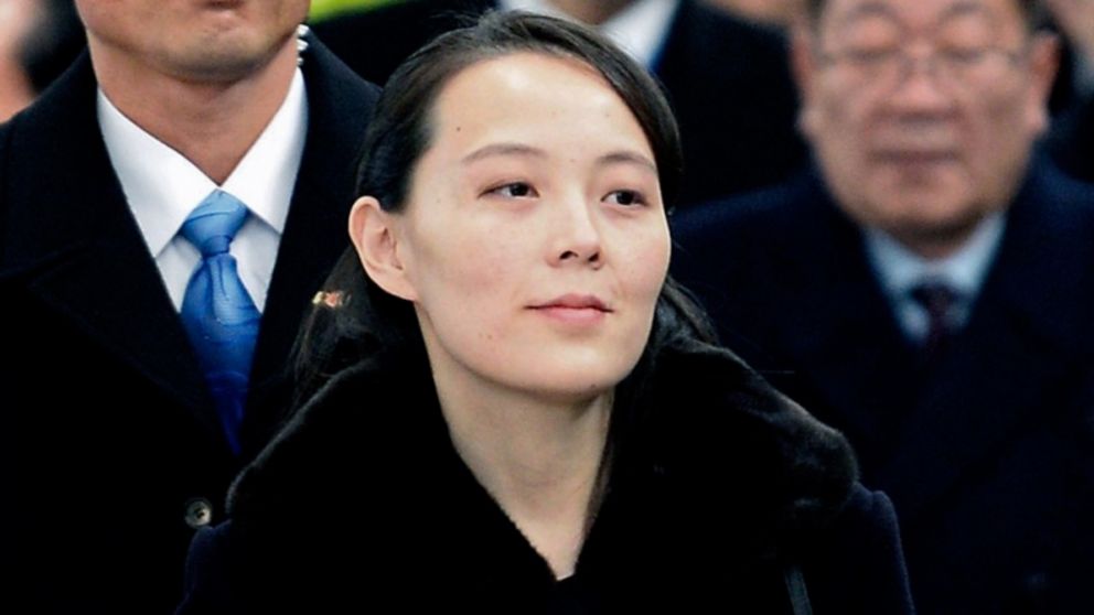 Kim Yo-jong hermana del líder norcoreano Kim Jong-un ha calificado al presidente surcoreano Moon Jae-in como un "loro".