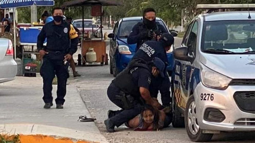 Así el policìa matò a la mujer (Captura de video).