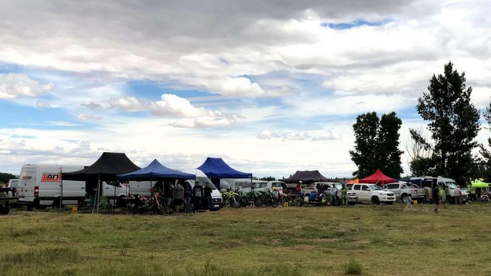 El nene de 3 años fue visto por última vez en un circuito de motocross en Plottier (Gentileza Tomás Apablaza/Google Maps)
