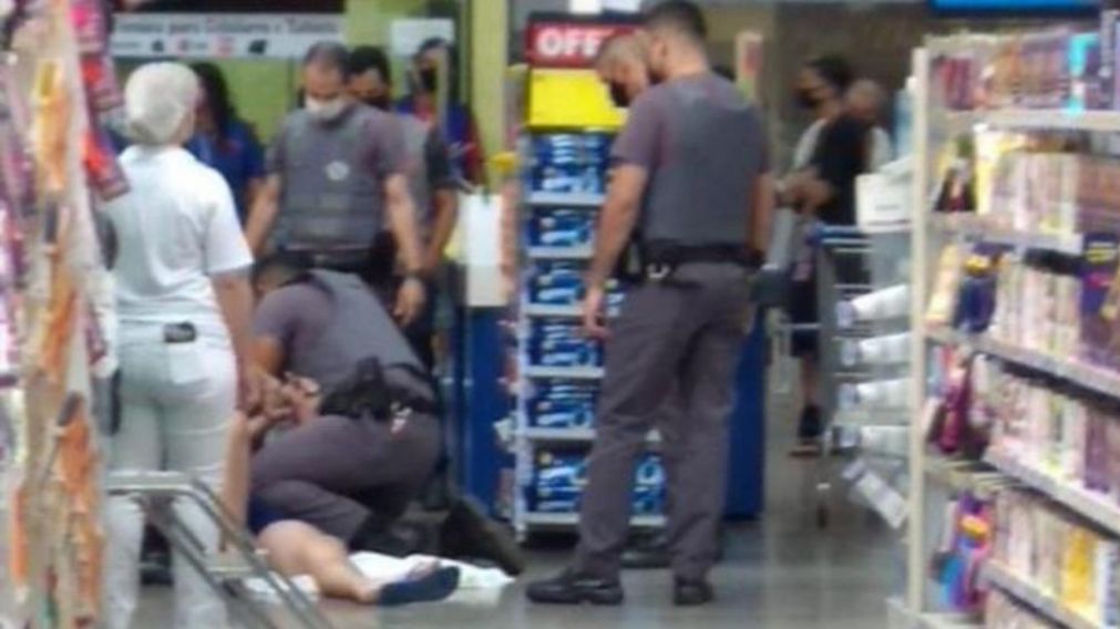 El hombre que se escapó del hospital con coronavirus fue hallado en un supermercado.
