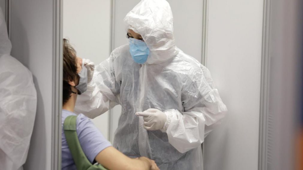Por ahora, la medida alcanza a los que llegan de países con mayor riesgo epidemiológico.