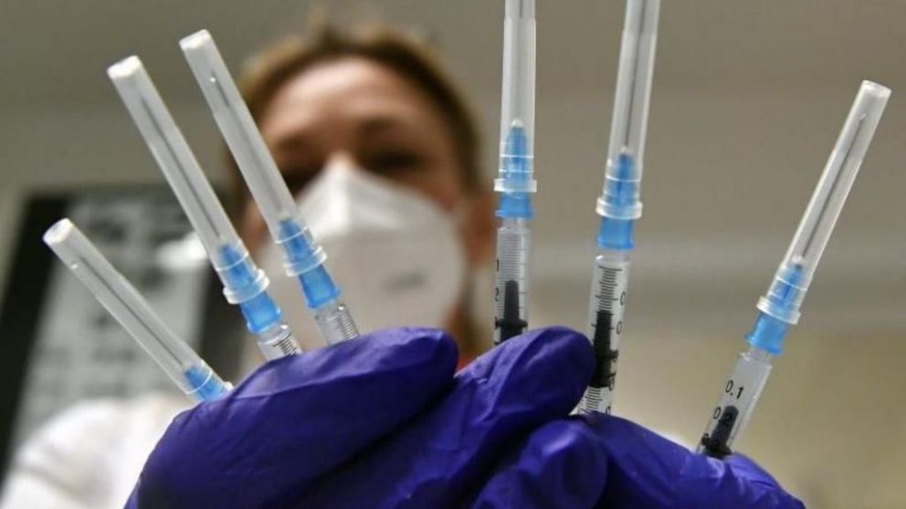 El Vaticano vacunará contra el coronavirus a otras 1.200 personas sin hogar.