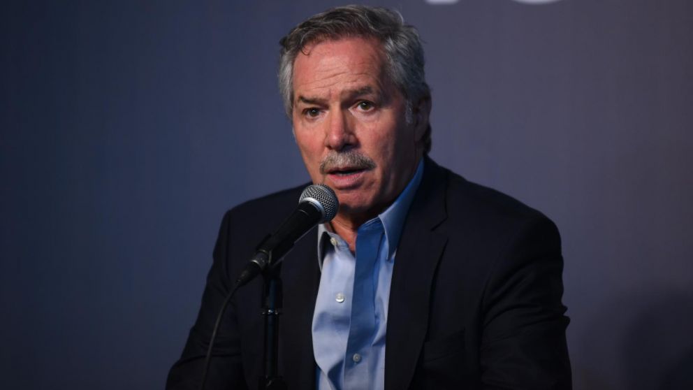 Felipe Sola expuso frente a los senadores.