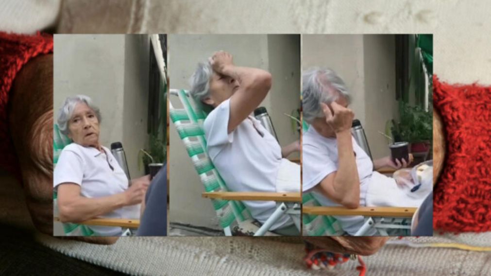 La mujer se agarró la cabeza al escuchar el diálogo (captura de video)