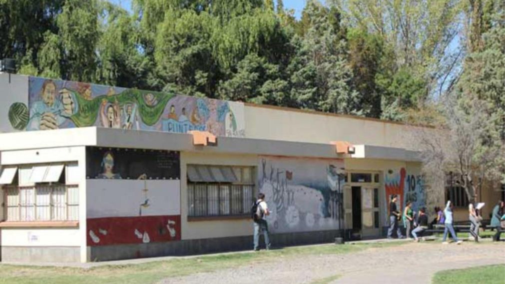 La sede de la Facultad de Psicología de la UNCO, en Cipolletti, Río Negro.