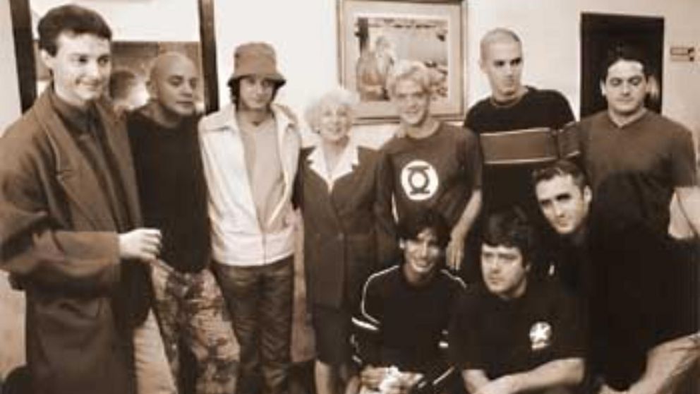 Pedro Aznar, Gustavo Cerati, Ciro Pertusi, Los Pericos y Estela de Carlotto, cuando se grabó una versión de "Sin cadenas".