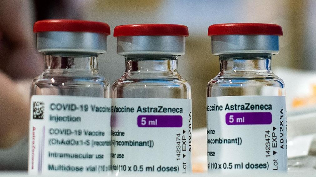El laboratorio confirmó la eficacia de su vacuna en un 79% para prevenir el coronavirus.