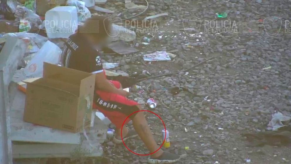 Imagen de las cámaras de seguridad que identificaron a ladrón por su tatuaje