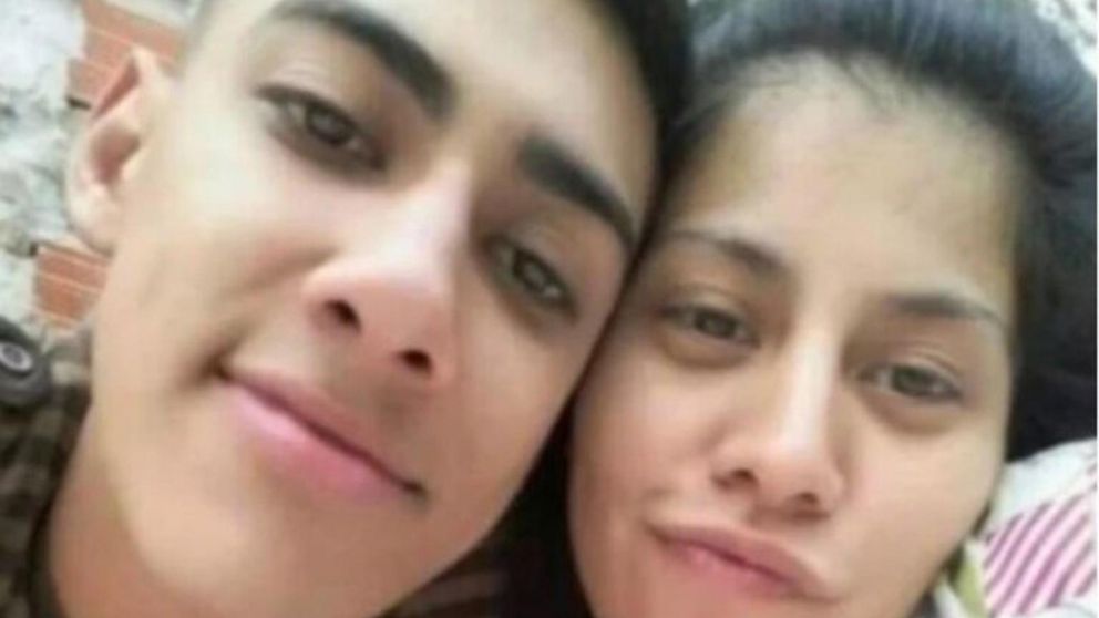 Víctima y victimario juntos en tiempos de felicidad (Archivo).