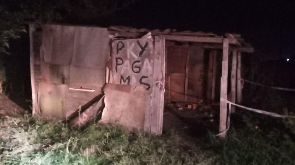 La casilla en donde el cartonero Carlos "Poky" Savanz llevó a M.