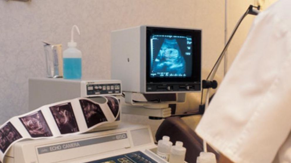La mujer fue a hacerse una ecografía a los 7 meses de embarazo y descubrió algo traumático.