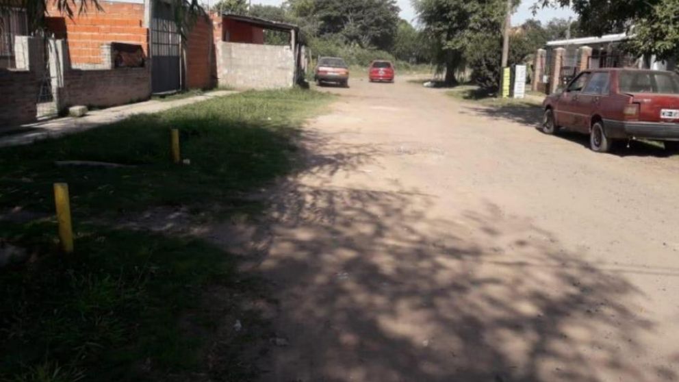 El impactante hecho de violencia de género ocurrió en una de las viviendas a pocos metros. (Google Street Vierw)