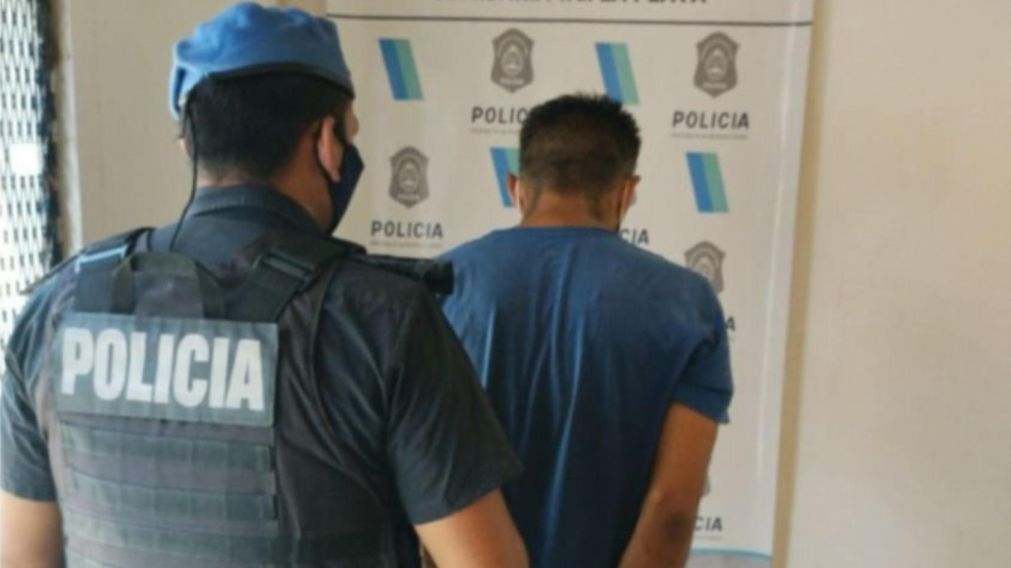 Testigos denunciaron la situaci�n y el hombre que se estaba masturbando termin� detenido por la Polic�a (Gentileza 0221).