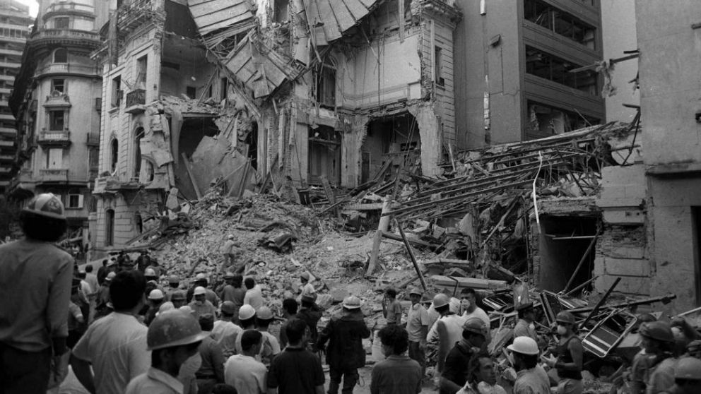 La embajada de Israel recuerda a las v�ctimas del atentado, con un video del que participa Fern�ndez.