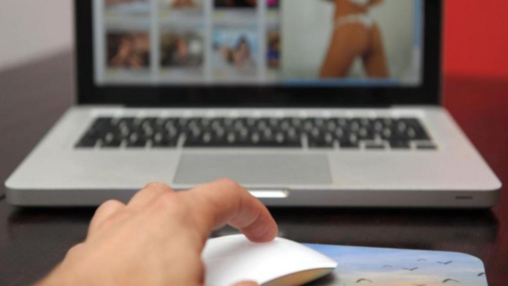 La mujer había sido grabada sin consentimiento mientras mantenía relaciones sexuales