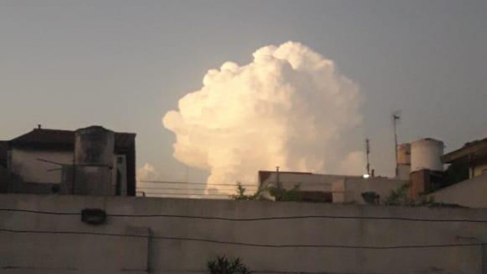 Nube eléctrica sorprendió a vecinos de la Ciudad de Buenos Aires y alrededores.