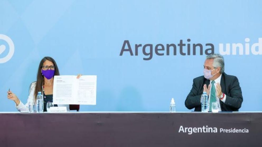 El Presidente encabezó un acto en el Día Internacional de la Mujer Trabajadora.