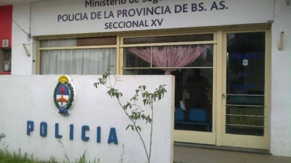 La policía de Lisandro Olmos investiga cómo ocurrió el accidente del niño.