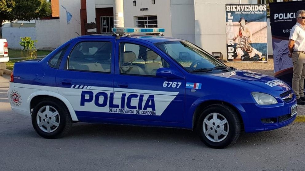 Efectivos de la Policía de Córdoba trabajaron en el lugar.