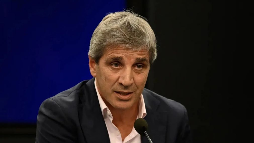 Luis Caputo advirtió a los empresarios que deben "cambiar el chip" (Archivo).